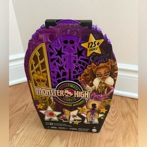 NWT  Monster High Skulltimate Secrets Hauntlywood Mysteries CLAWDEEN WOLF Doll
